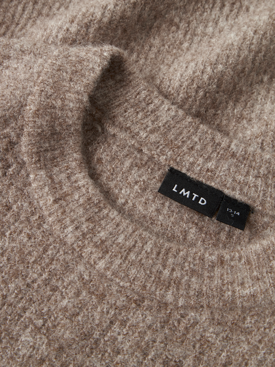 model_shot-front_full